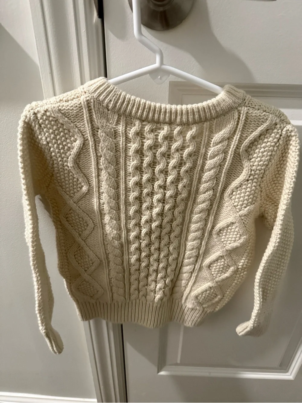 GAP Cream Cable Knit Pullover Sweater